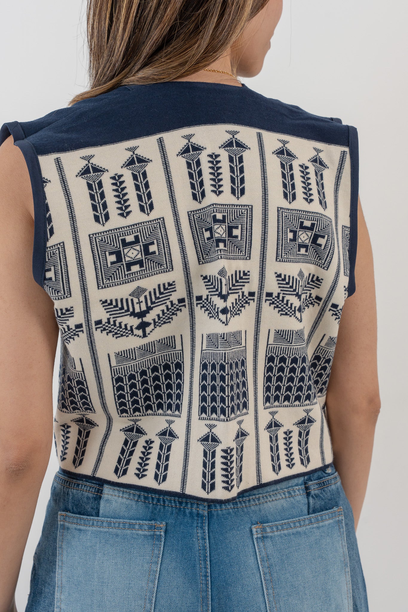 Kayan Vest - White & Navy