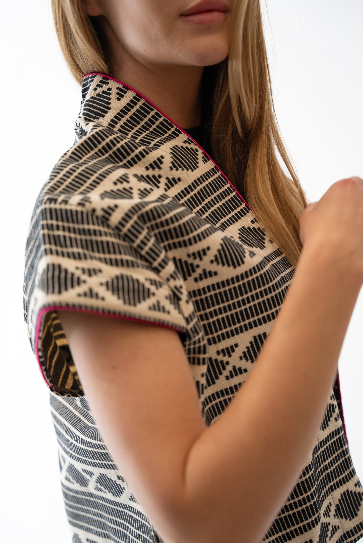 Tribal Line Vest - Black