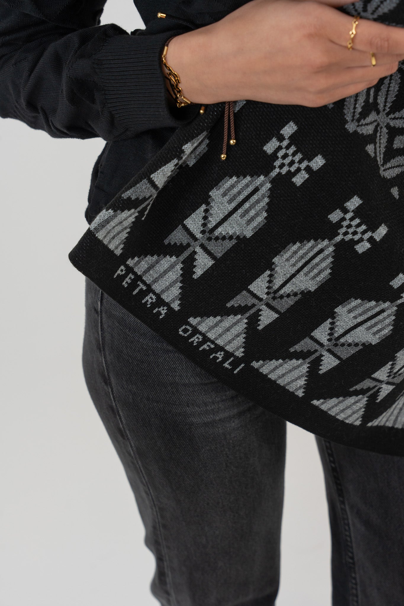 Bahja Black Scarf - Unisex