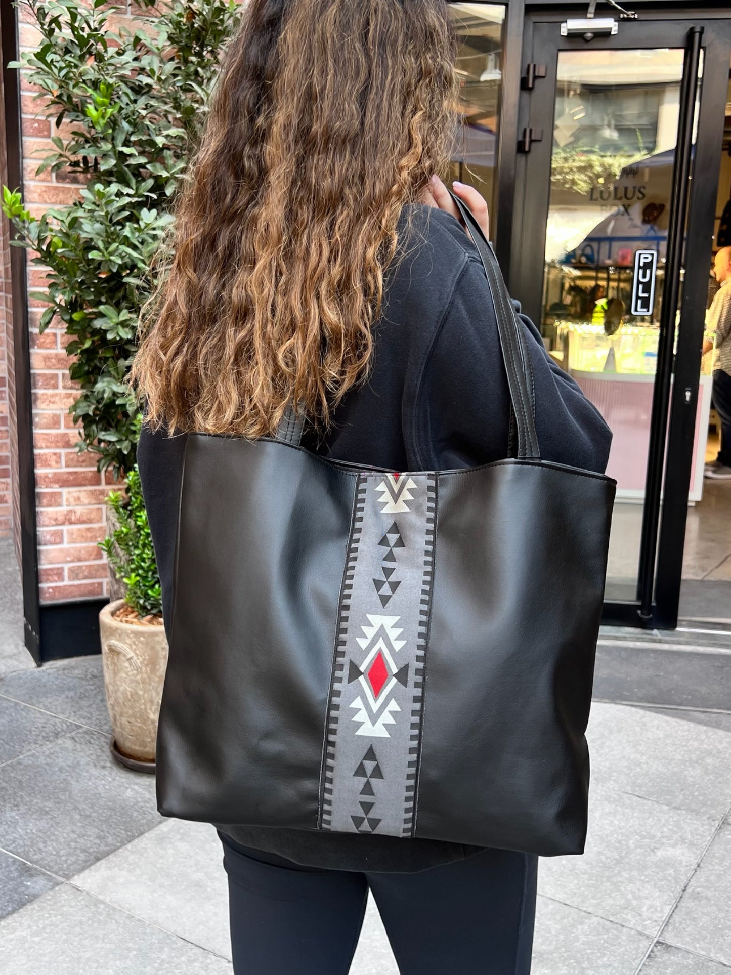 Noufa Tote Bag