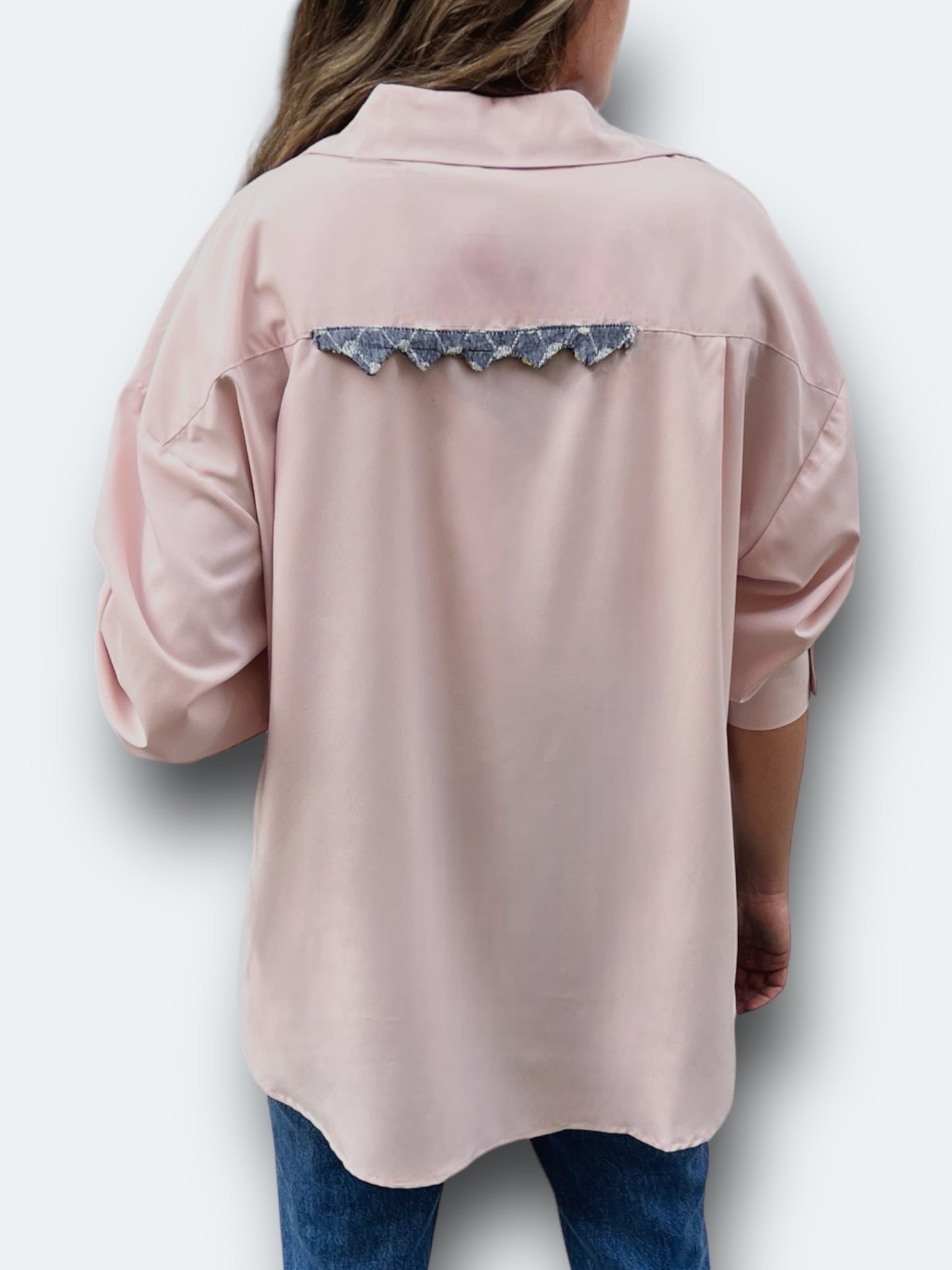 Light pink hata shirt