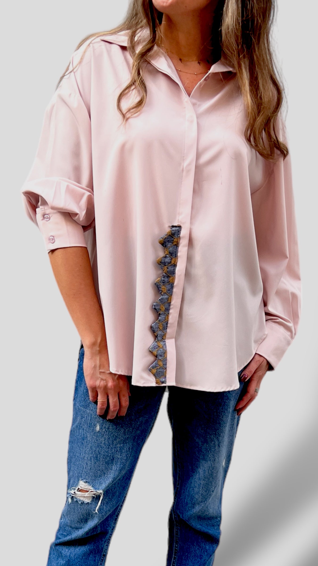 Light pink hata shirt