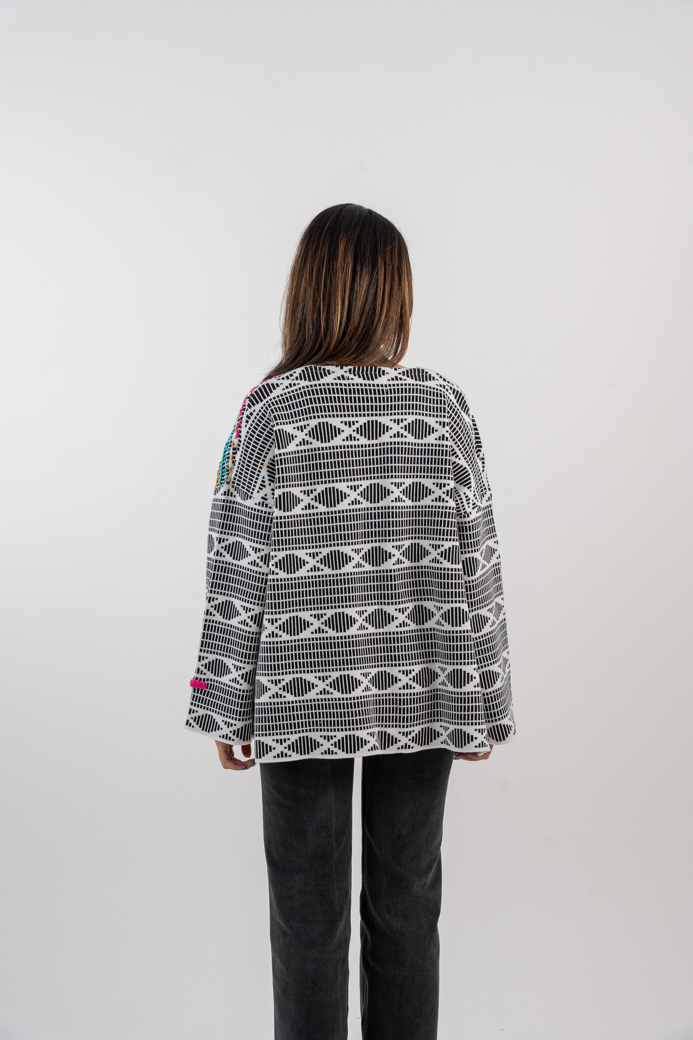 Badiya Weave Kimono - White with colorful stitches