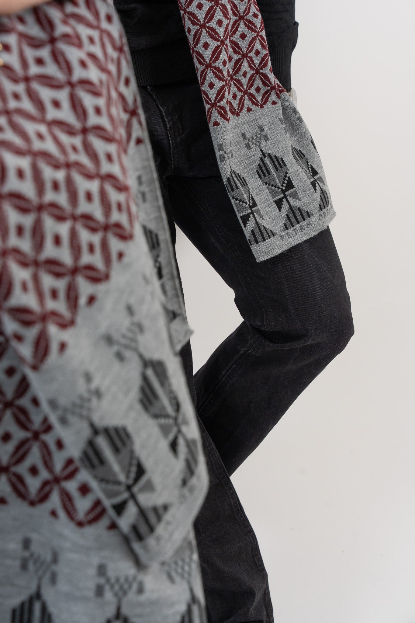 Bahja Grey&Burgundy Scarf - Unisex