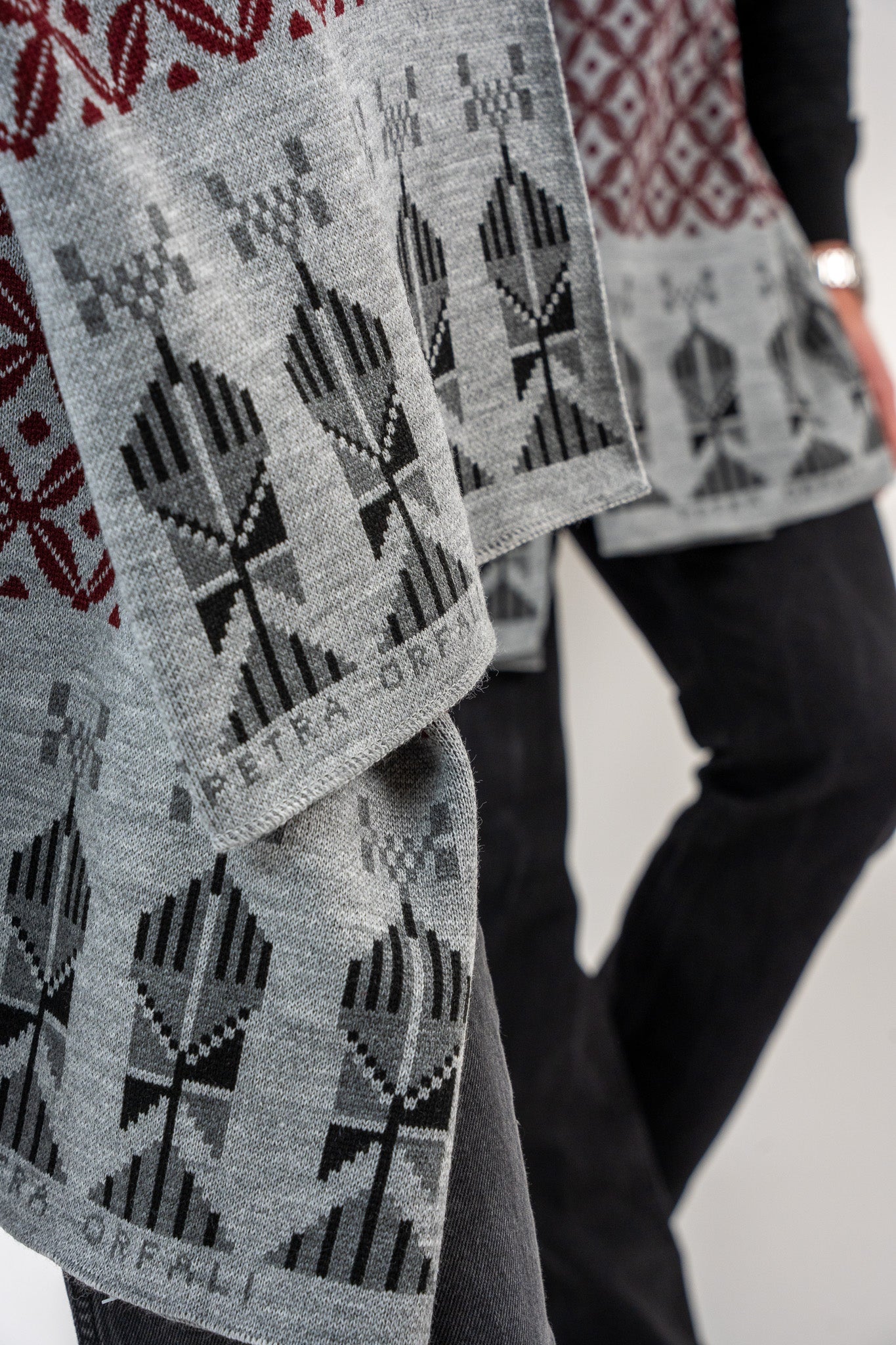 Bahja Grey&Burgundy Scarf - Unisex